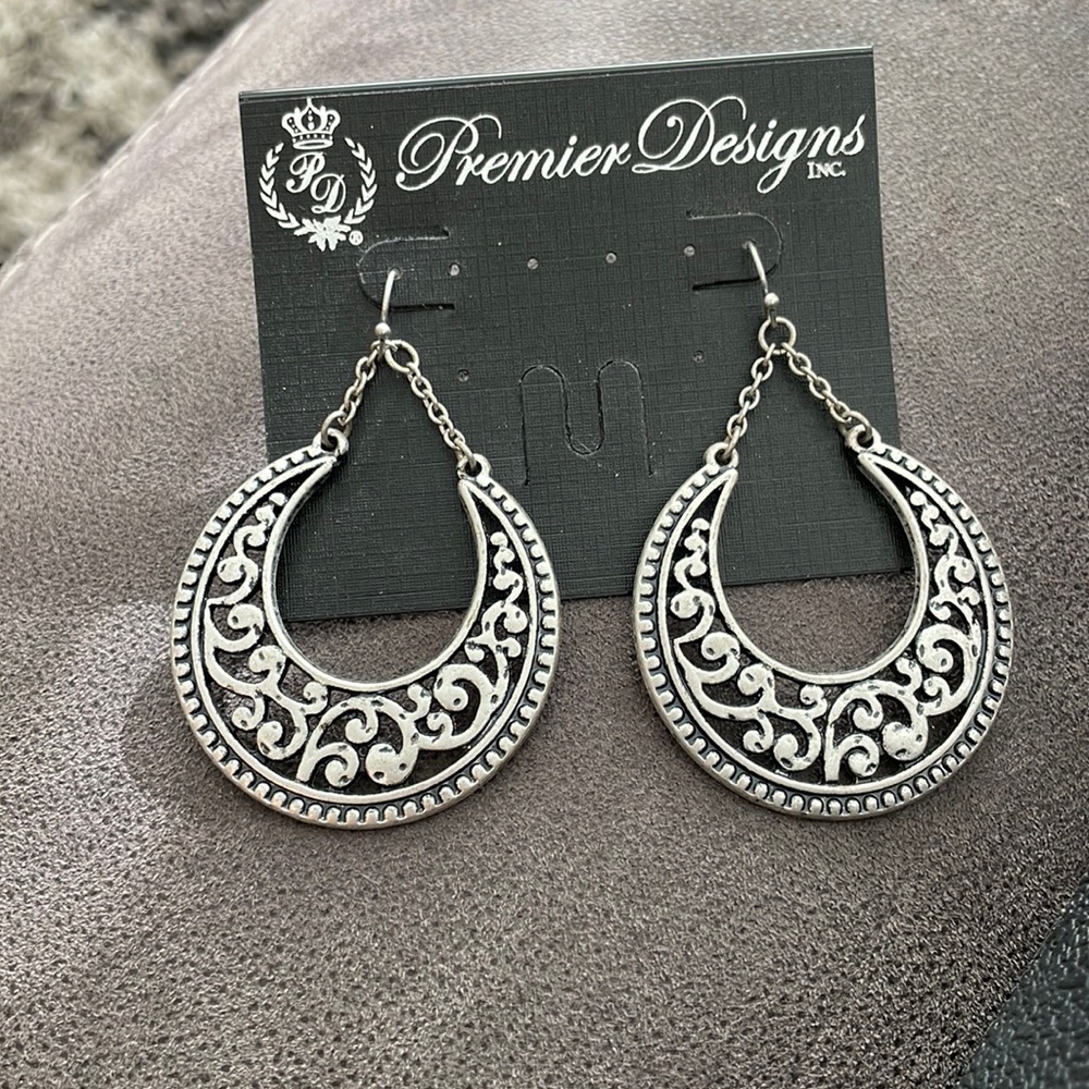 Premier design earrings. Crescent.